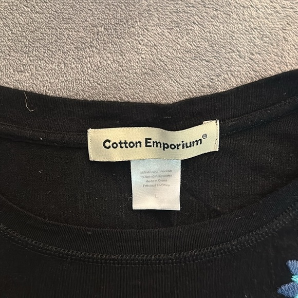 Cotton Emporium Black Floral Embroidered Tee - Size Large - Picture 4 of 6